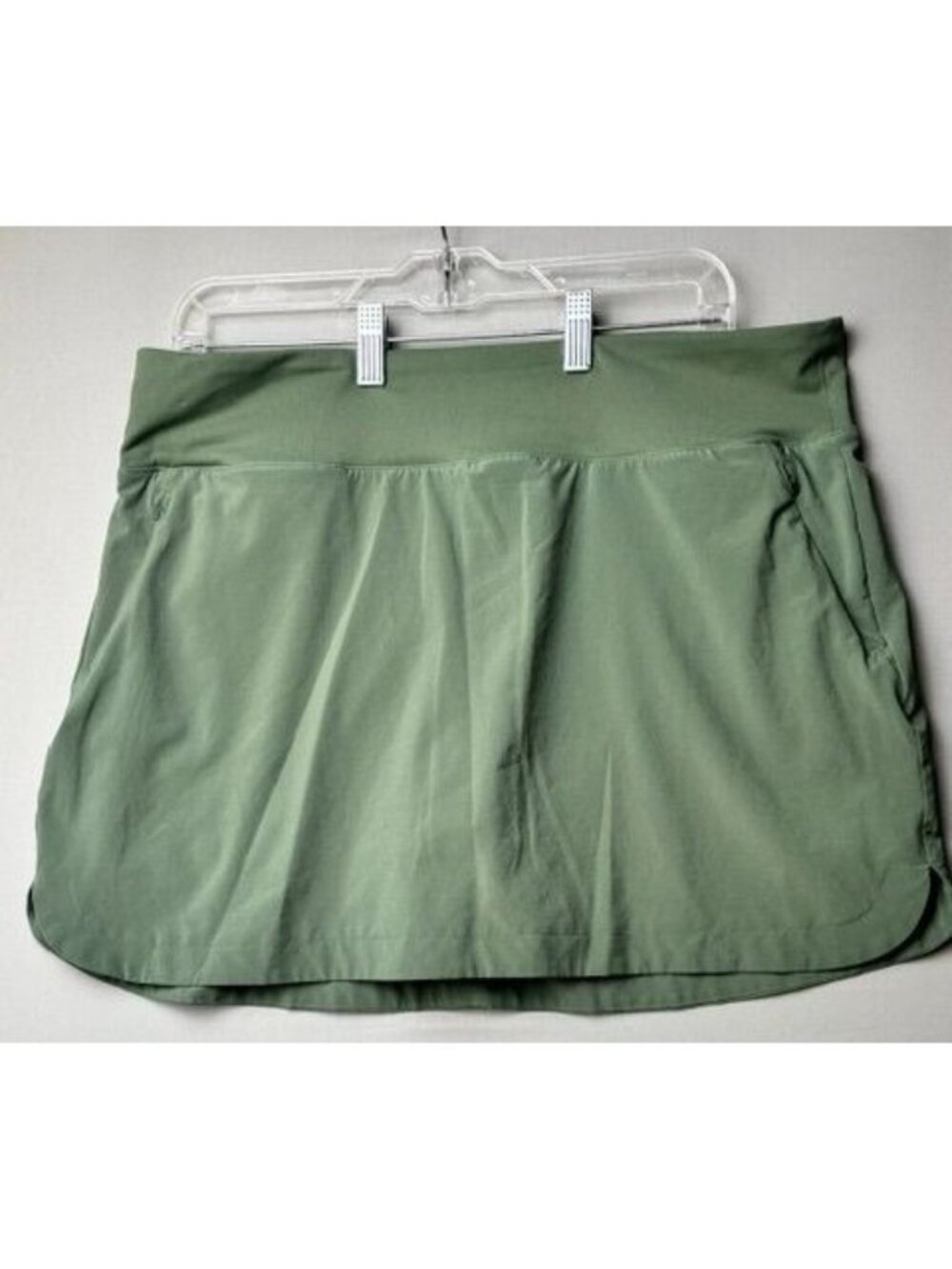 Eddie Bauer Women's Large Active Skort Olive Green Golf Hiking Athletic Skirt